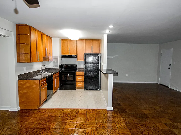 Heritage Park Apartments — Photo 79