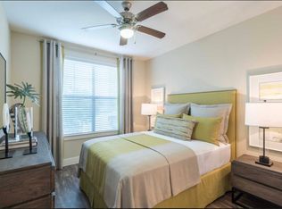 10 Buffalo Speedway, Houston, TX 77054