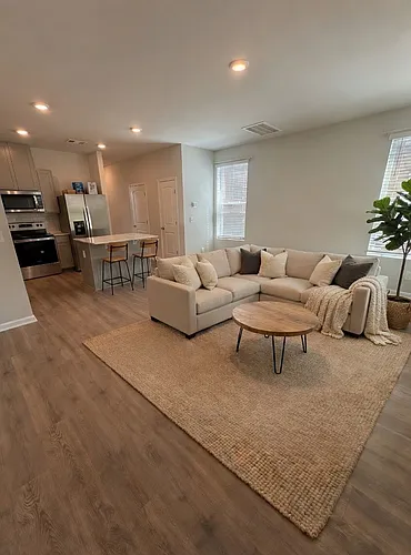1406 Walker Way Photo 1