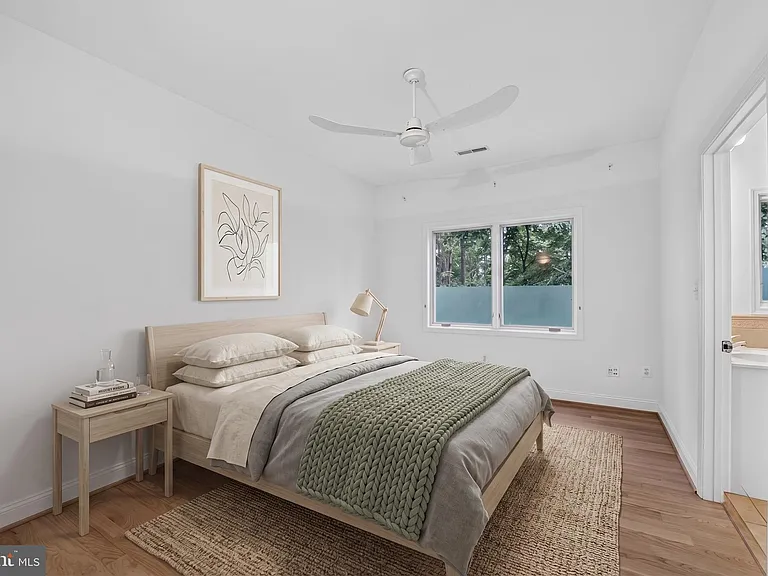 8309 Old Seven Locks Rd — Photo 23
