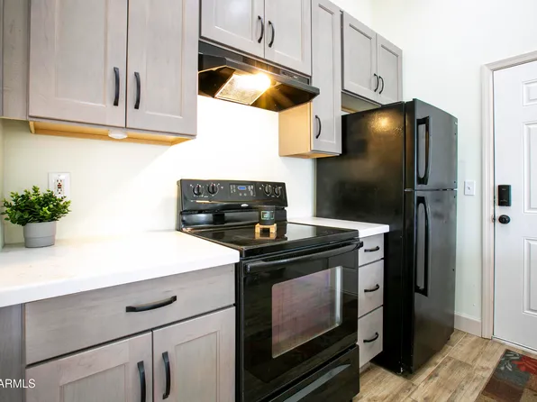 1502 E WHITTON Avenue, Phoenix, AZ 85014