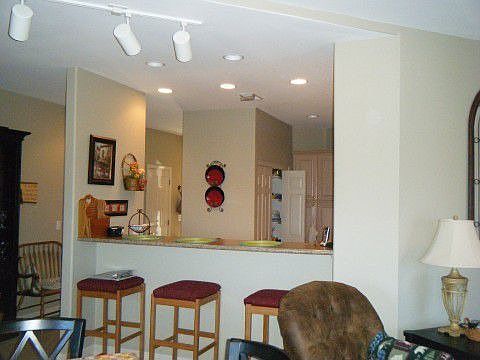 Lots of dining area with eat in bar