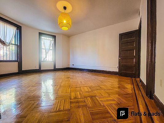 4th image of 1404 Pacific St #1F