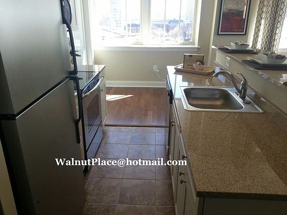 3rd image of 320 Walnut St APT 511