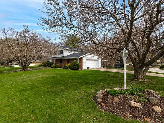 3rd image of 2339 Troy Dr