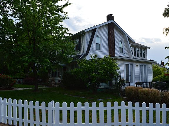 3rd image of 6105 Simpson Ave