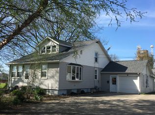 107 9th St, Lacon, IL 61540