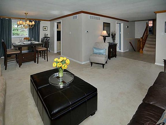4th image of 1326 Knollwood Dr