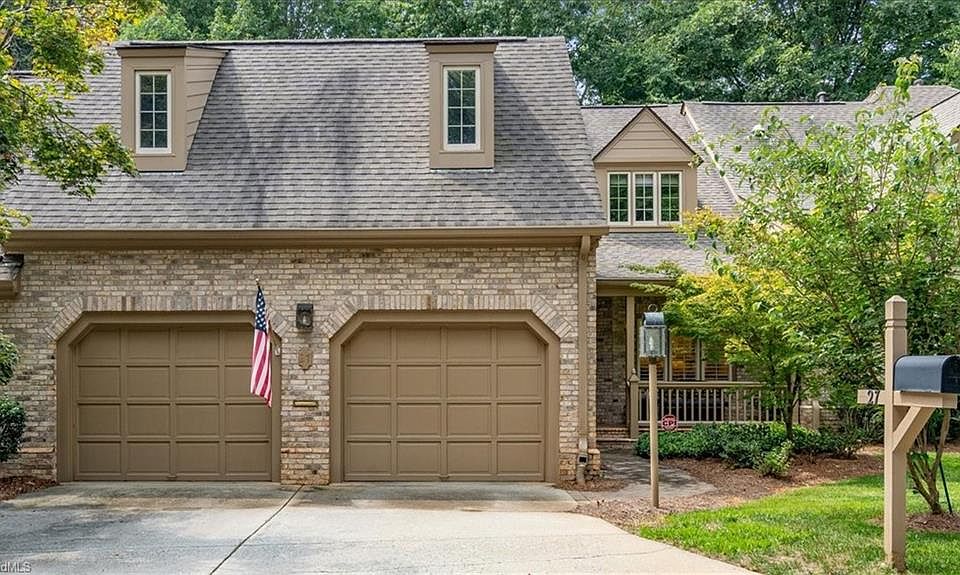 1st image of 27 Sturbridge Ln