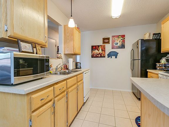 5th image of 1205 Hugo Ln