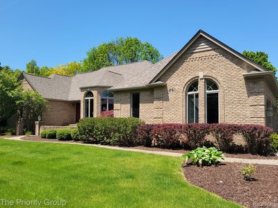 661 Pine Crest Ct, Leonard, MI, 48367