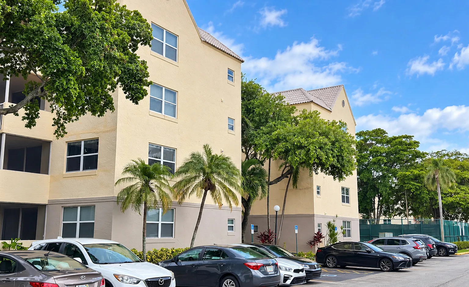 1 bed, 810 sqft, $2,050 — Photo 4