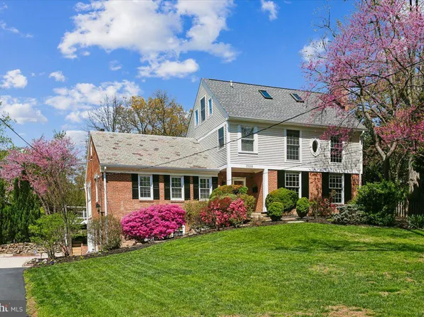 1305 Key Dr, Alexandria, VA 22302