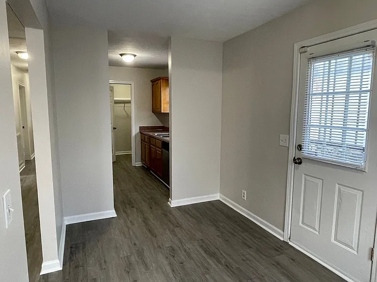 1708 Underwood St — Photo 4