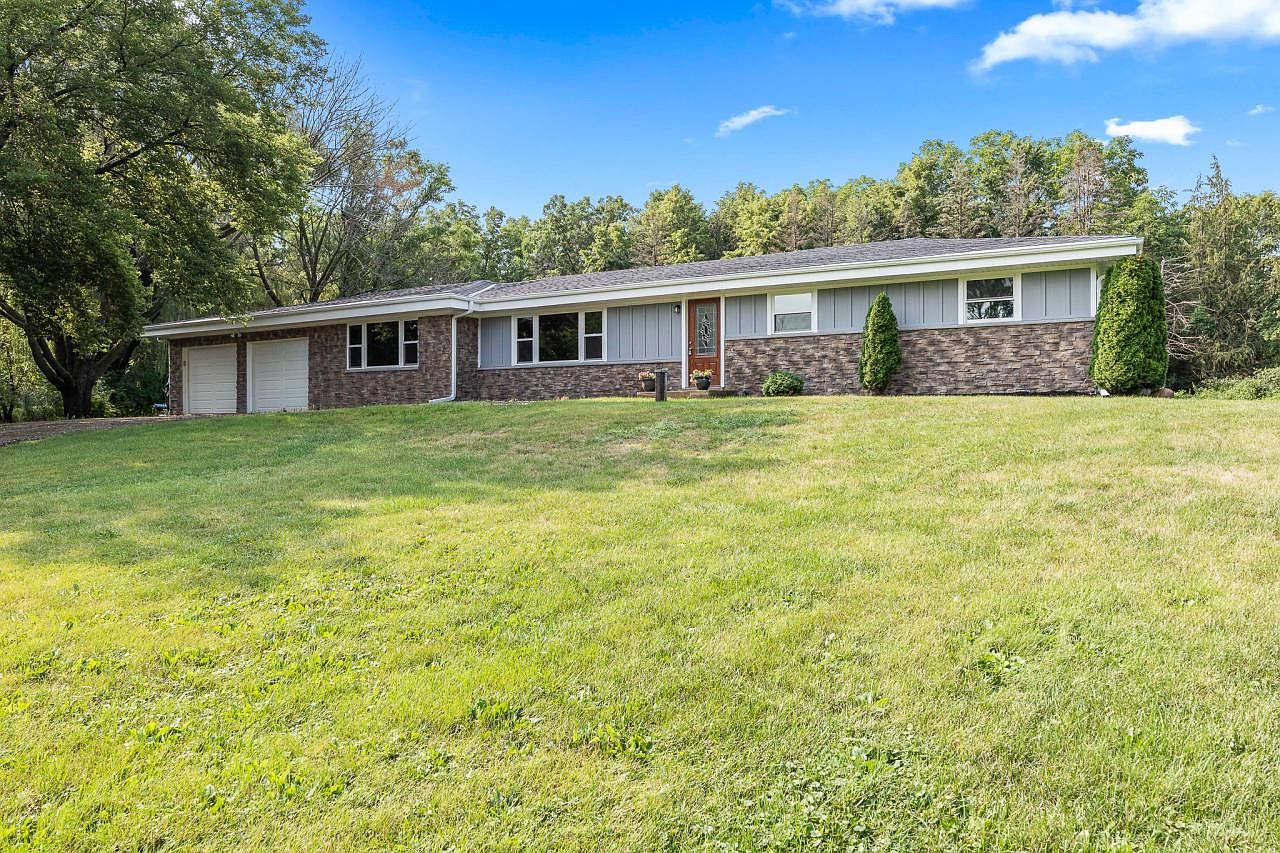 N60W39677 Mary Ln, Oconomowoc, WI 53066 Zillow