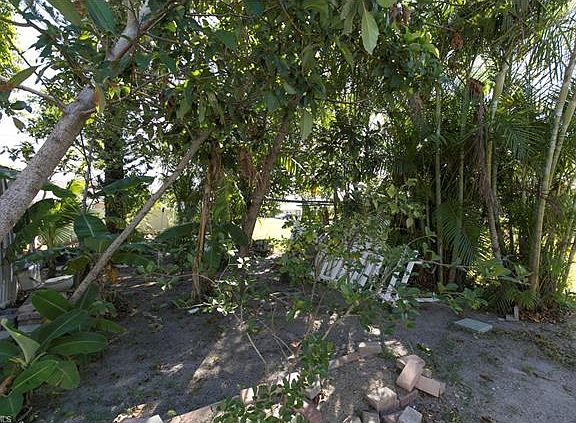 5th image of 719 SE 8th Pl