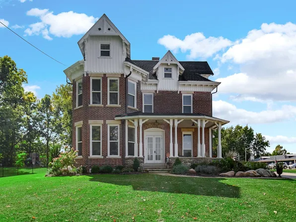 1715 Lake Ave, Plymouth, IN 46563