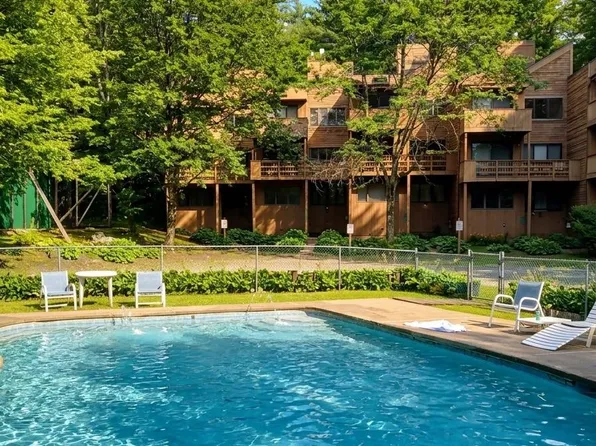 19 Timberline Drive #9, Warren, VT 05674