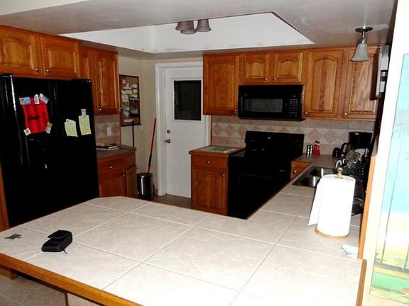4th image of 1010 Idlewild Dr S