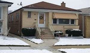 Home for Sale in CHICAGO, Illinois $199,000