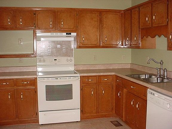 Kitchen with breakfast nook