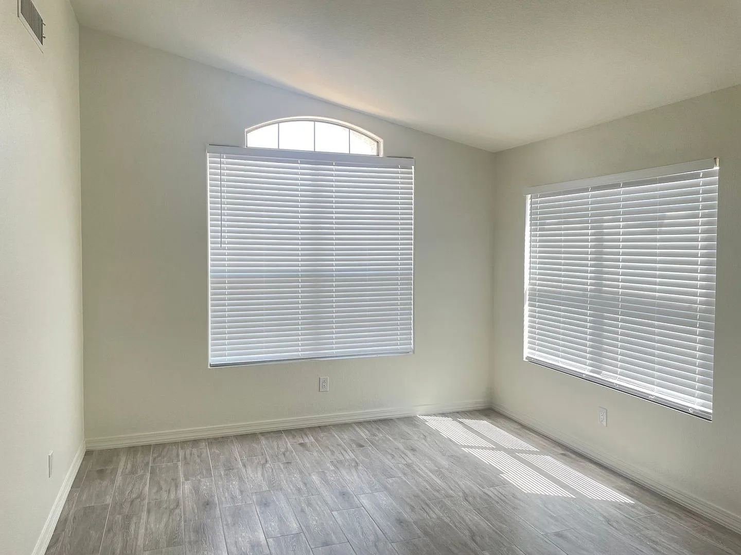 Full remodel, be the first to live in this Beauty, 3 bed /2 bath home in Clemente Ranch — Photo 3