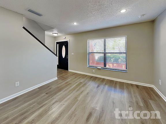 2nd image of 16128 Foxfire Dr
