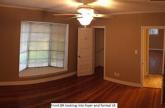 Front BR w/window seat & walk in closet