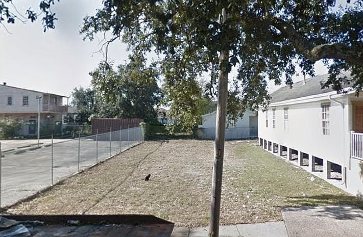 1st image of 3016 Jackson Ave
