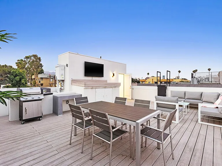 The perfect Hollywood rooftop escape