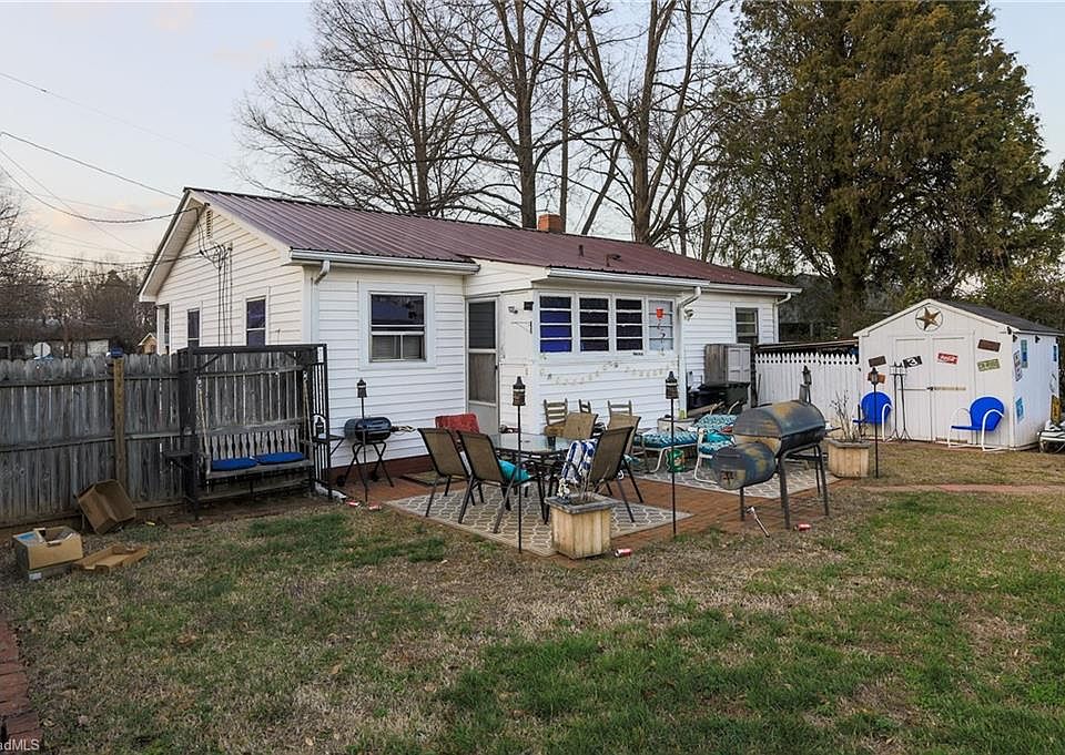 2nd image of 8 Fair St