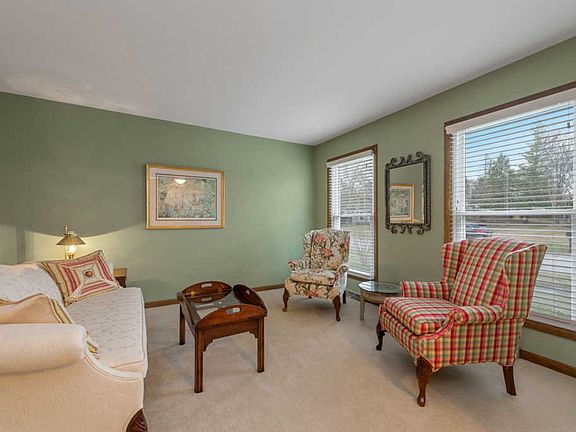 3rd image of 1549 Mirror Lake Dr