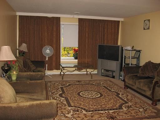 2nd image of 1819 W Thome Ave APT N203