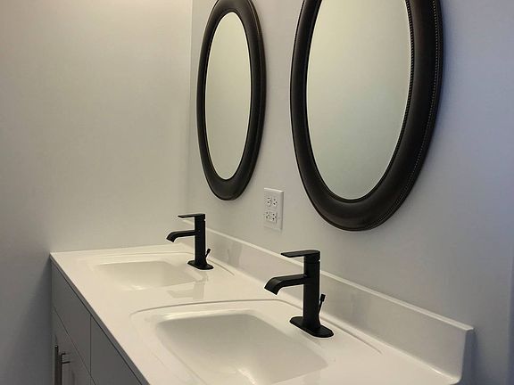 Crystal Brook Bathroom