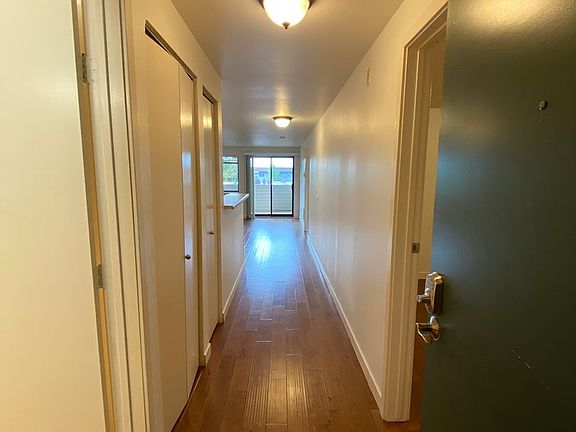 2nd image of 9400 Roosevelt Way NE #201
