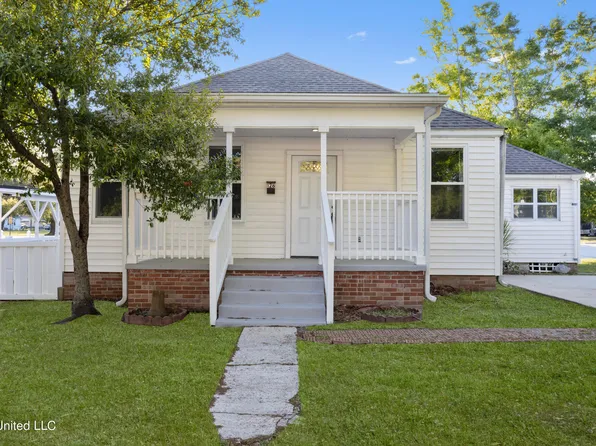 128 Keesler Cir, Biloxi, MS 39530