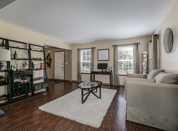 5th image of 2676 Lansdale St