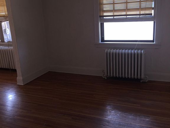 2nd image of 715 10th Ave SE #2