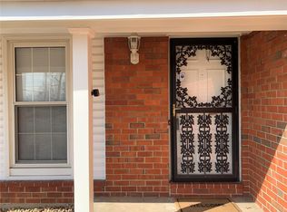 4525 Parian Dr, Florissant, MO 63033