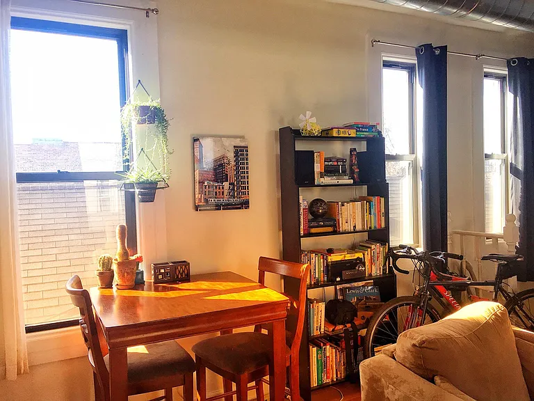 1421 W Huron St #3F — Photo 3