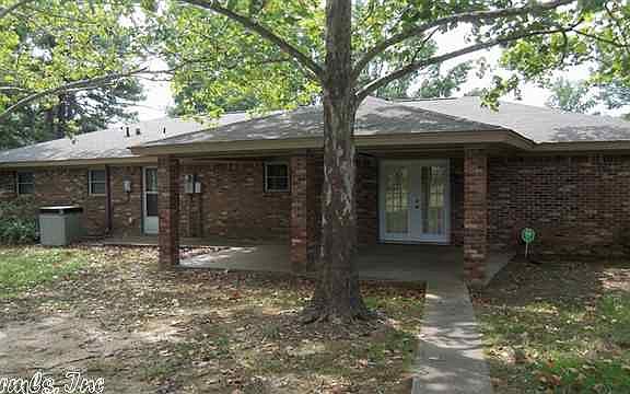 3rd image of 3509 Hillcrest St