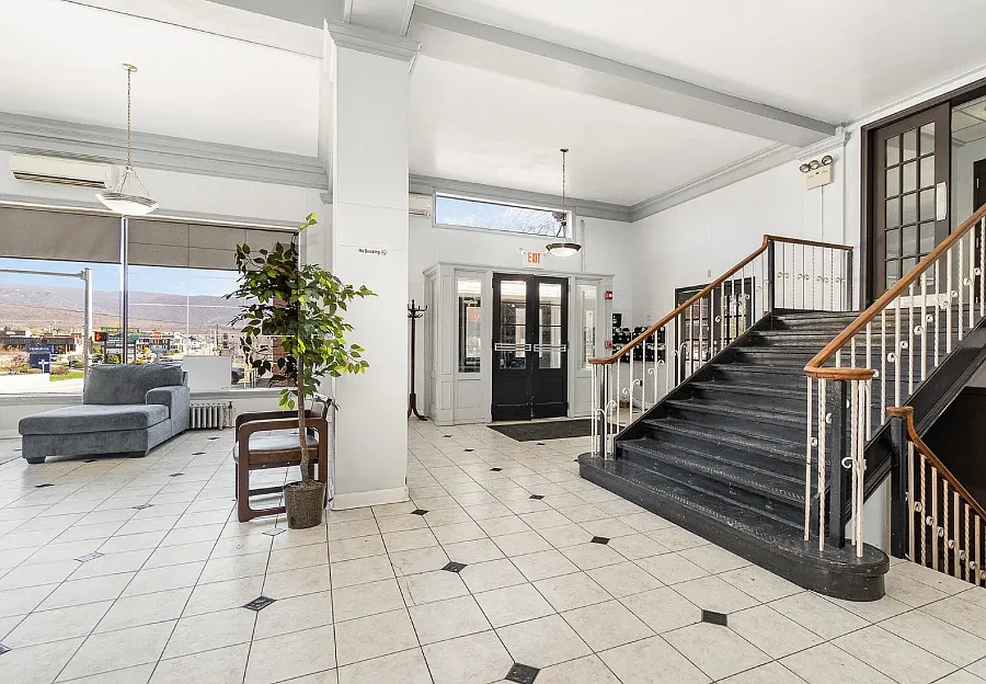 2 bed, $950 — Photo 2