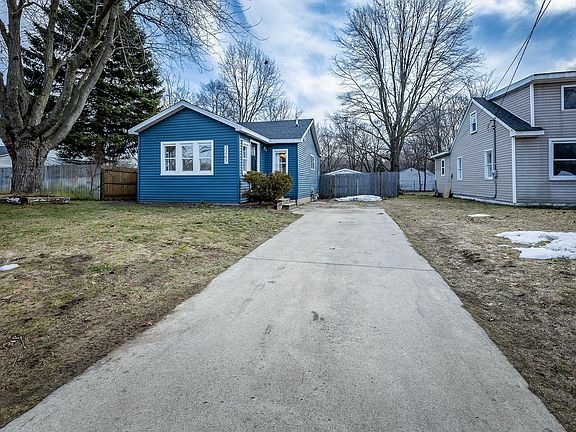 2nd image of 2267 Hughes Ave