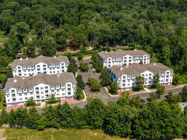Crystal Ridge at Watchung — Photo 31