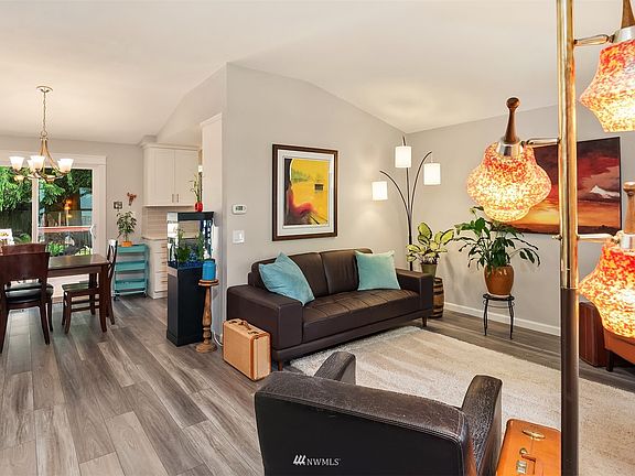 Enter to living and dining room