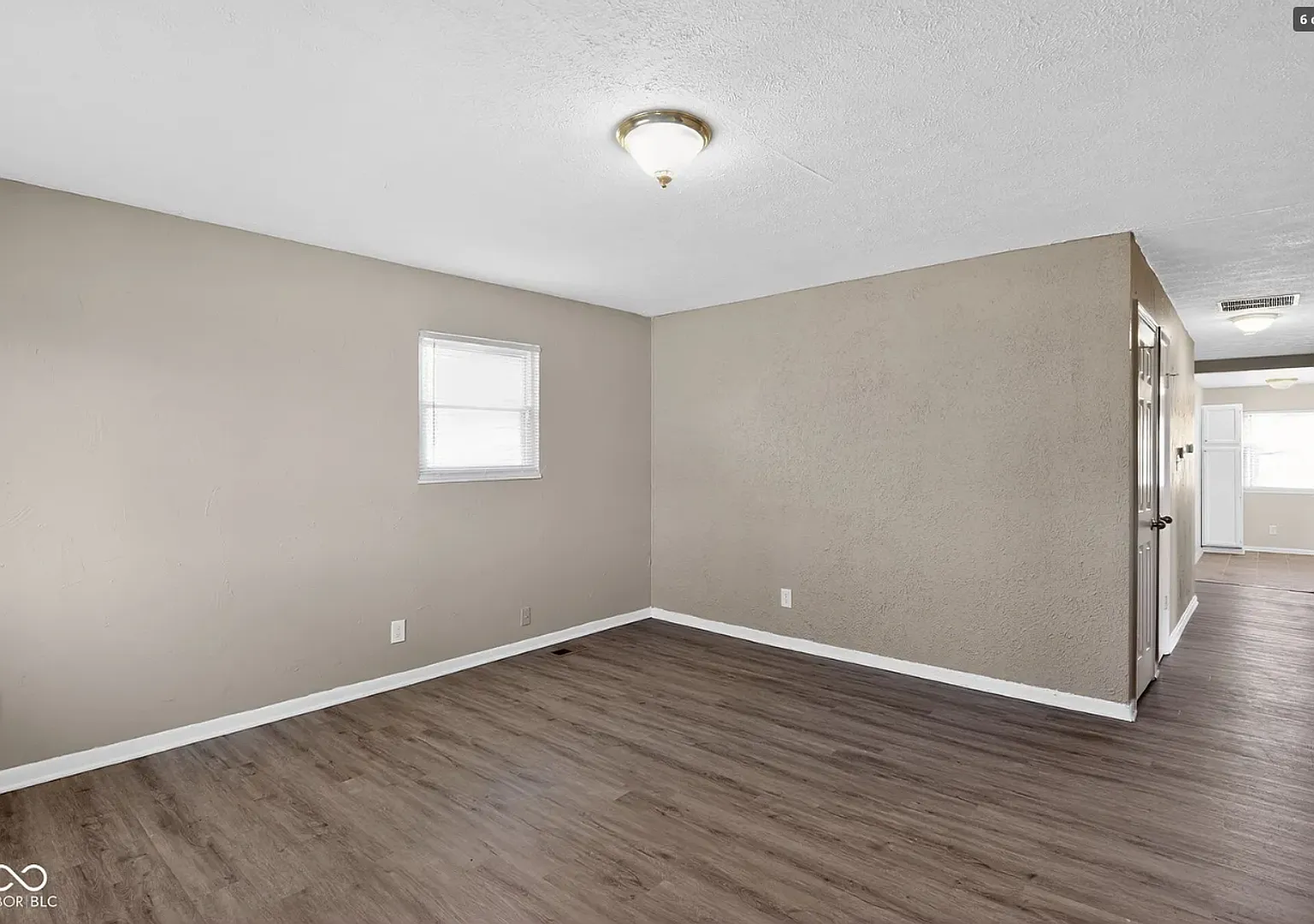 4 Bedroom Home — Photo 4