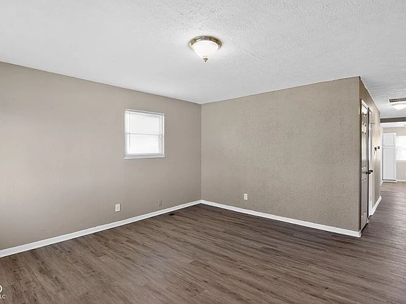 4th image of 2835 Baltimore Ave