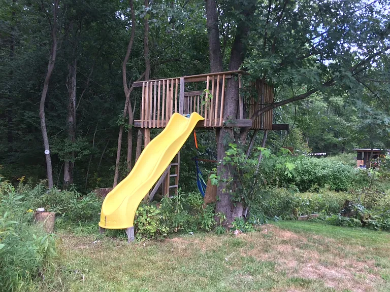 76 Florida Ave — Photo 17