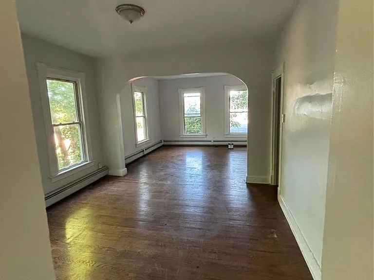 109 Main St — Photo 5
