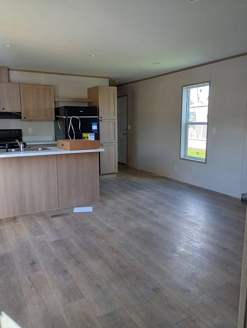 1460 Nutmeg — Photo 3